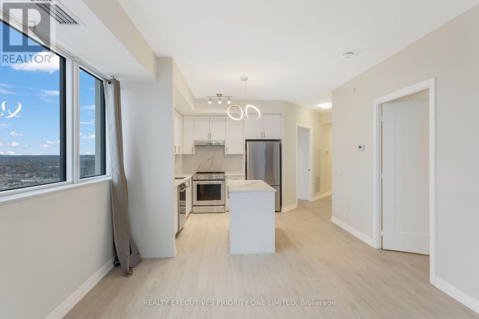 2018 - 9000 Jane Street, Vaughan, Ontario  L4K 0M6 - Photo 4 - N12537504