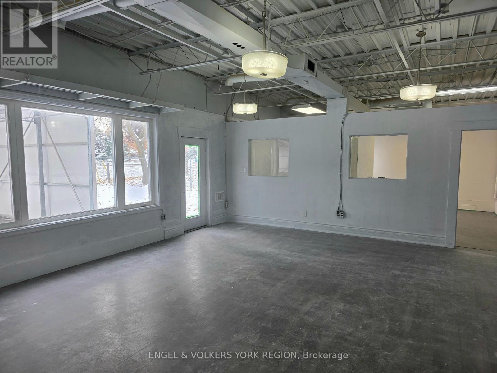 3 - 1344 Wellington Street W, King, Ontario  L7B 1K5 - Photo 5 - N12537510