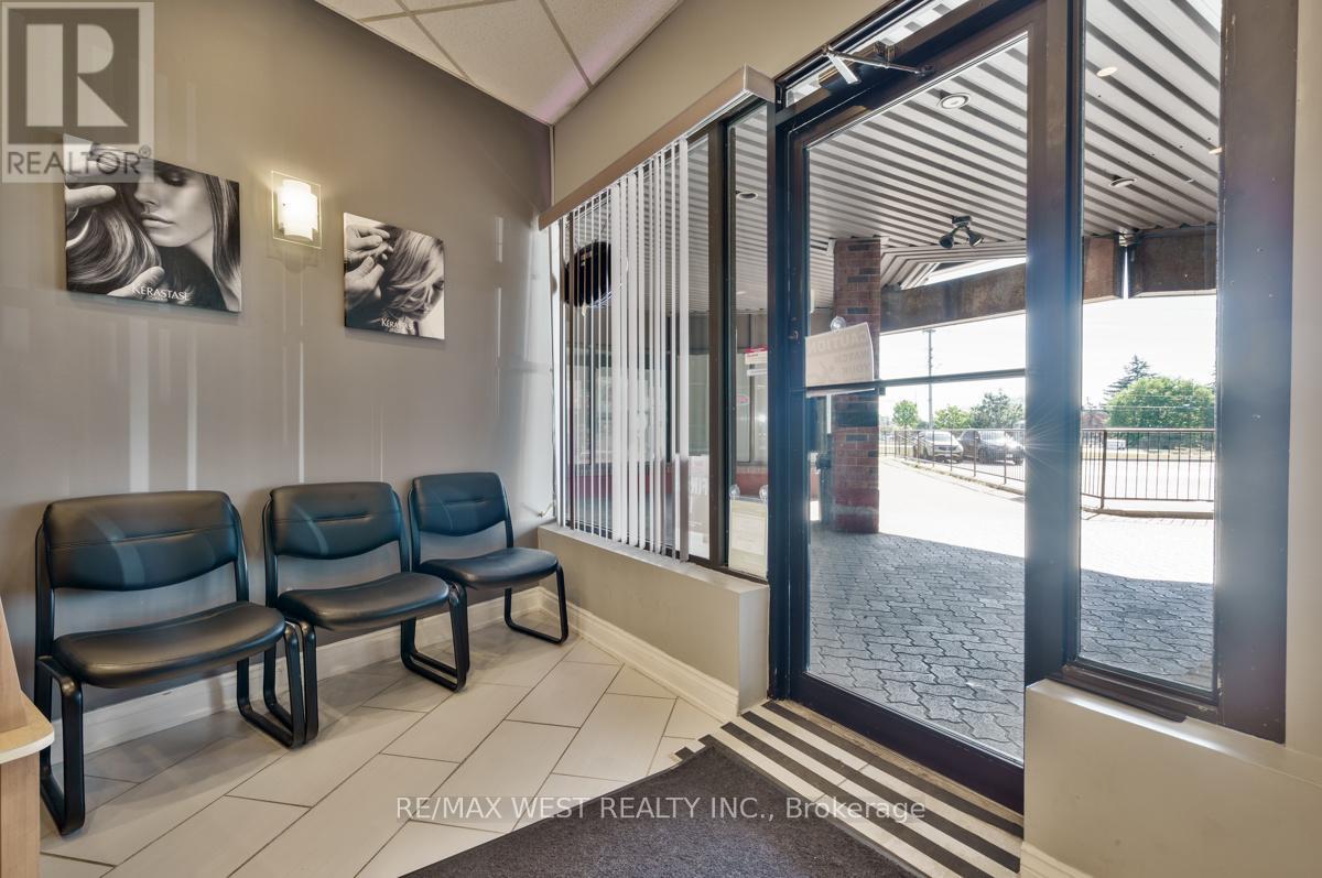 7a - 1065 Davis Drive, Newmarket, Ontario  L3Y 2R9 - Photo 6 - N12537526