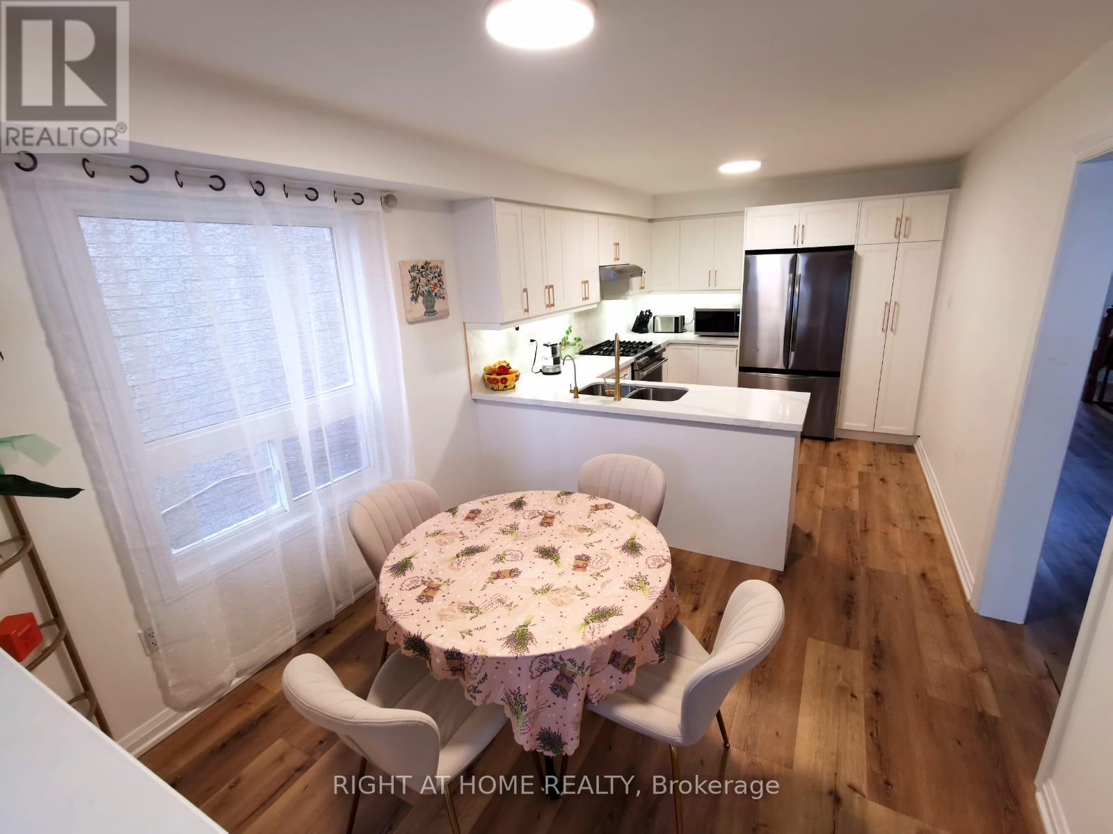 32 Eddington Place, Vaughan, Ontario  L6A 3P6 - Photo 11 - N12537558