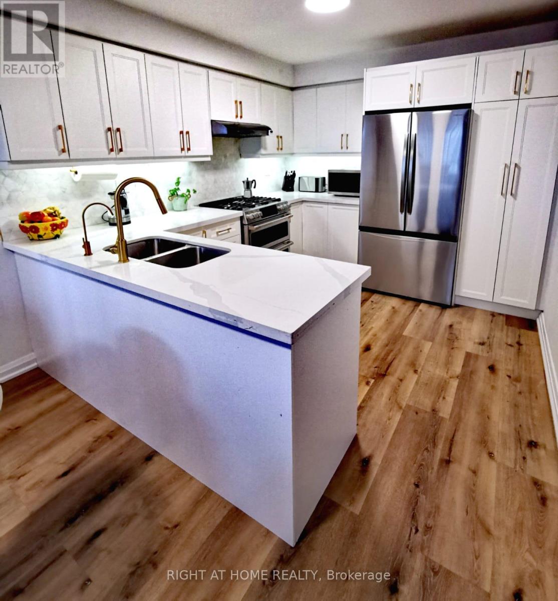 32 Eddington Place, Vaughan, Ontario  L6A 3P6 - Photo 12 - N12537558