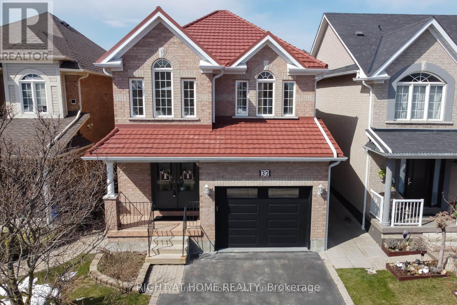 32 Eddington Place, Vaughan, Ontario  L6A 3P6 - Photo 2 - N12537558