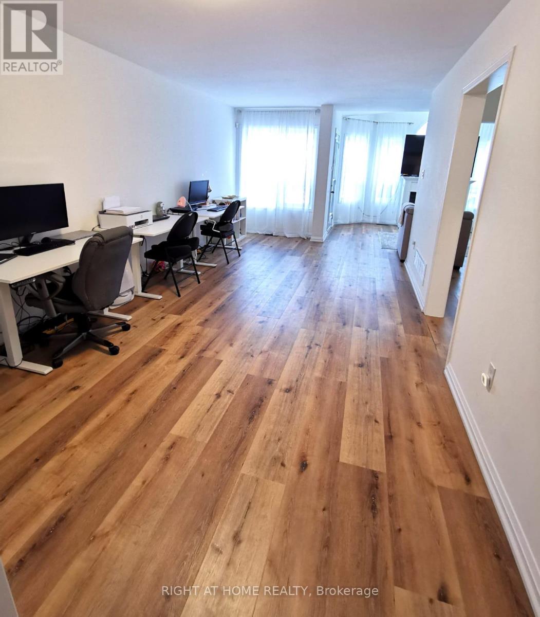 32 Eddington Place, Vaughan, Ontario  L6A 3P6 - Photo 5 - N12537558