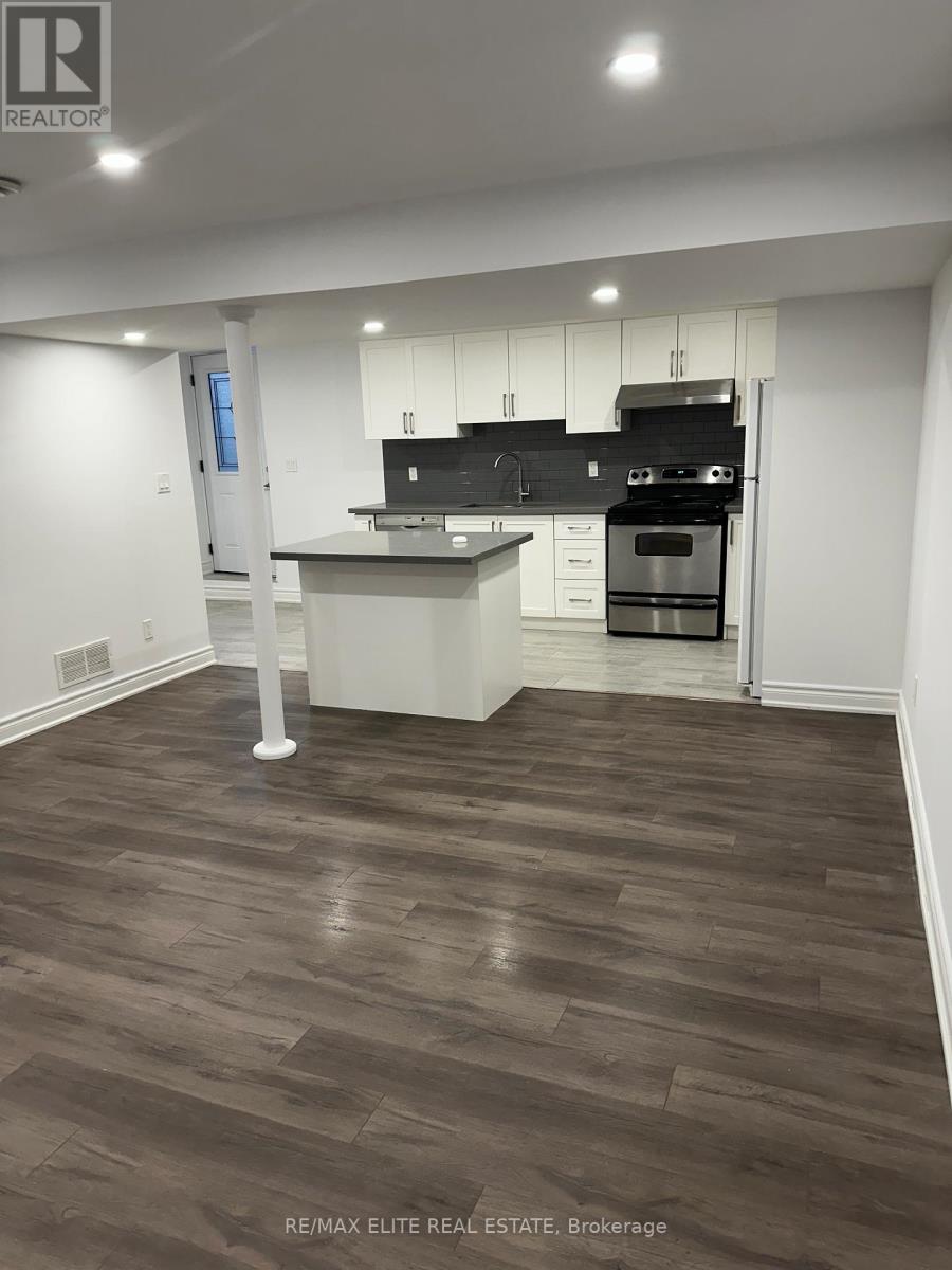 77 Foreht Crescent, Aurora, Ontario  L4G 3E9 - Photo 3 - N12537560