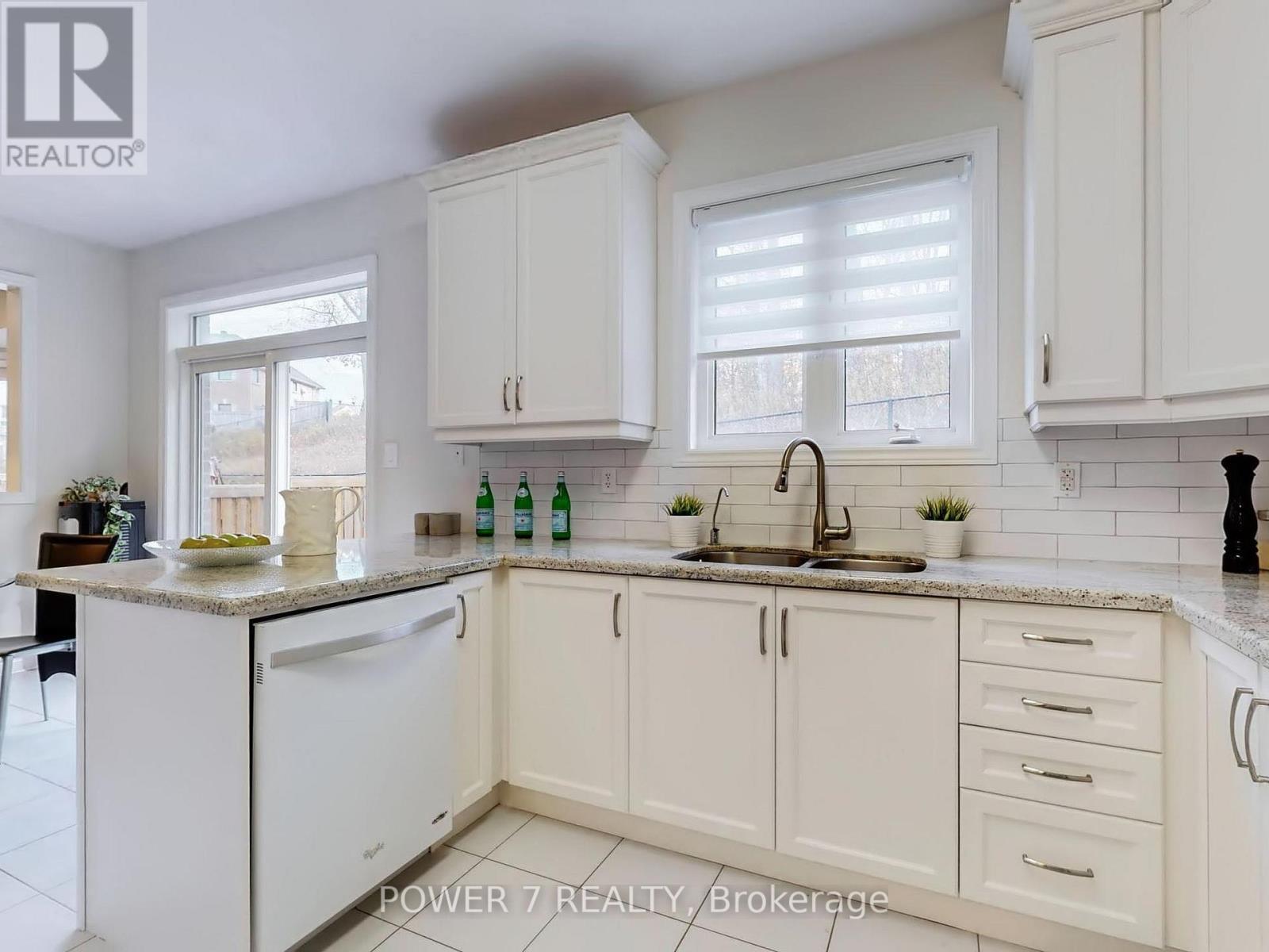 180 Woodspring Avenue, Newmarket, Ontario  L3X 3J4 - Photo 16 - N12537684