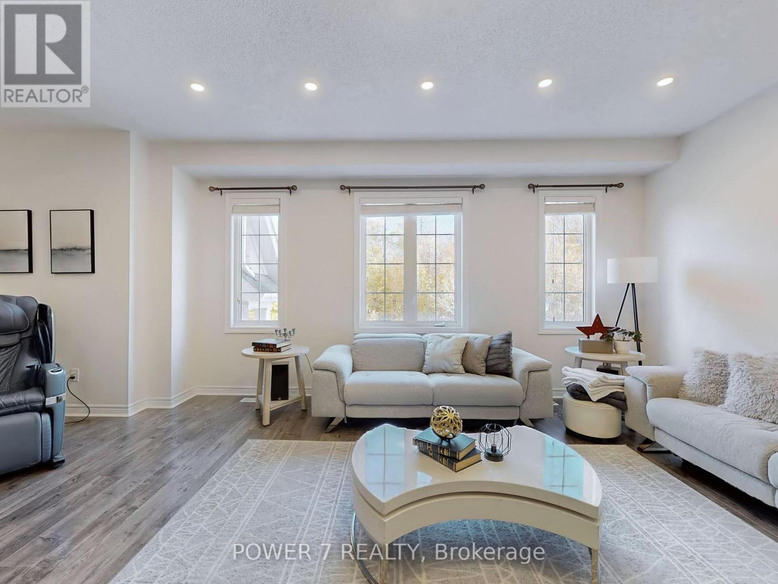 180 Woodspring Avenue, Newmarket, Ontario  L3X 3J4 - Photo 6 - N12537684