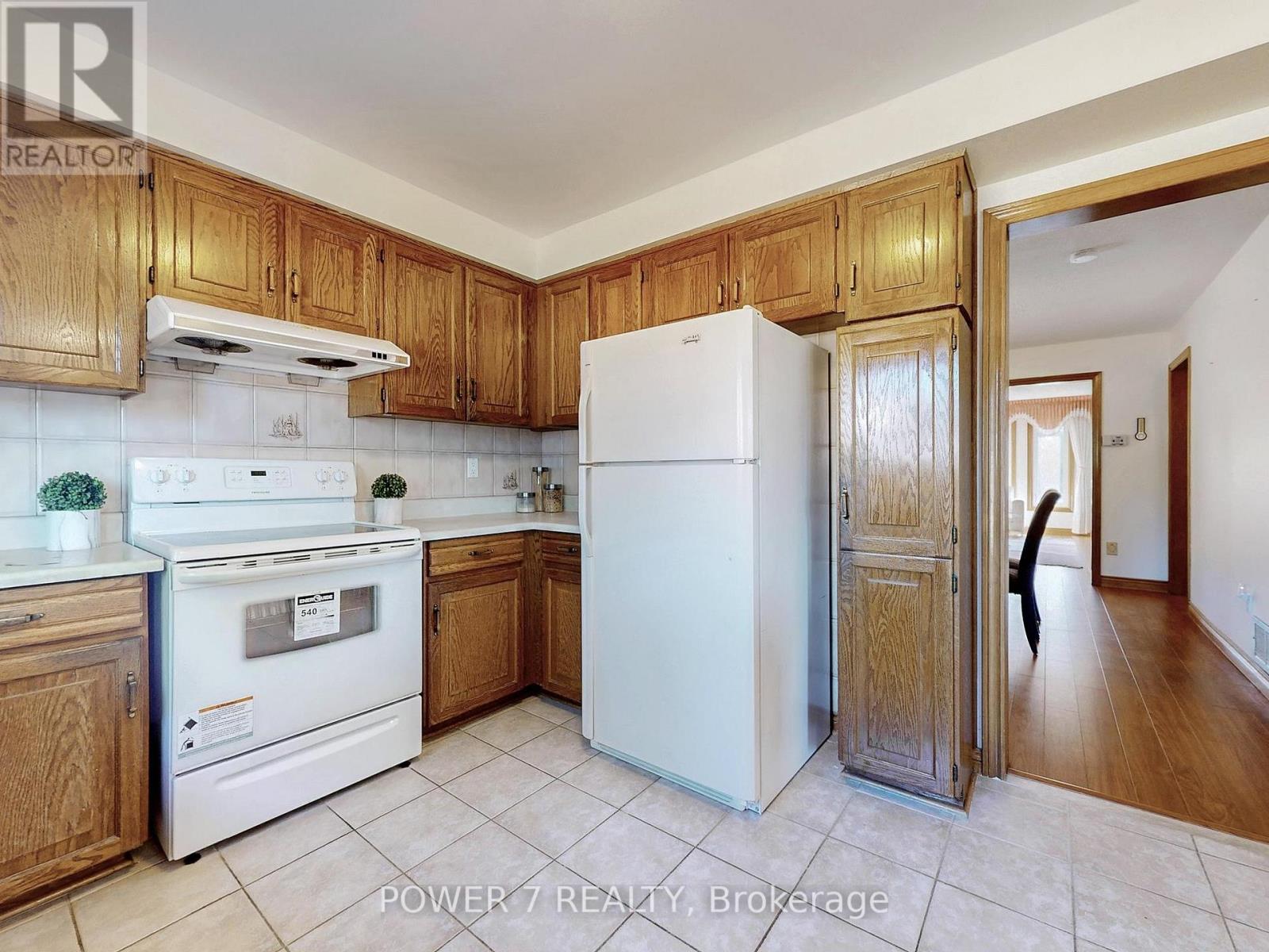 54 Hewlett Crescent, Markham, Ontario L3P 7J7 - Photo 10 - N12537702