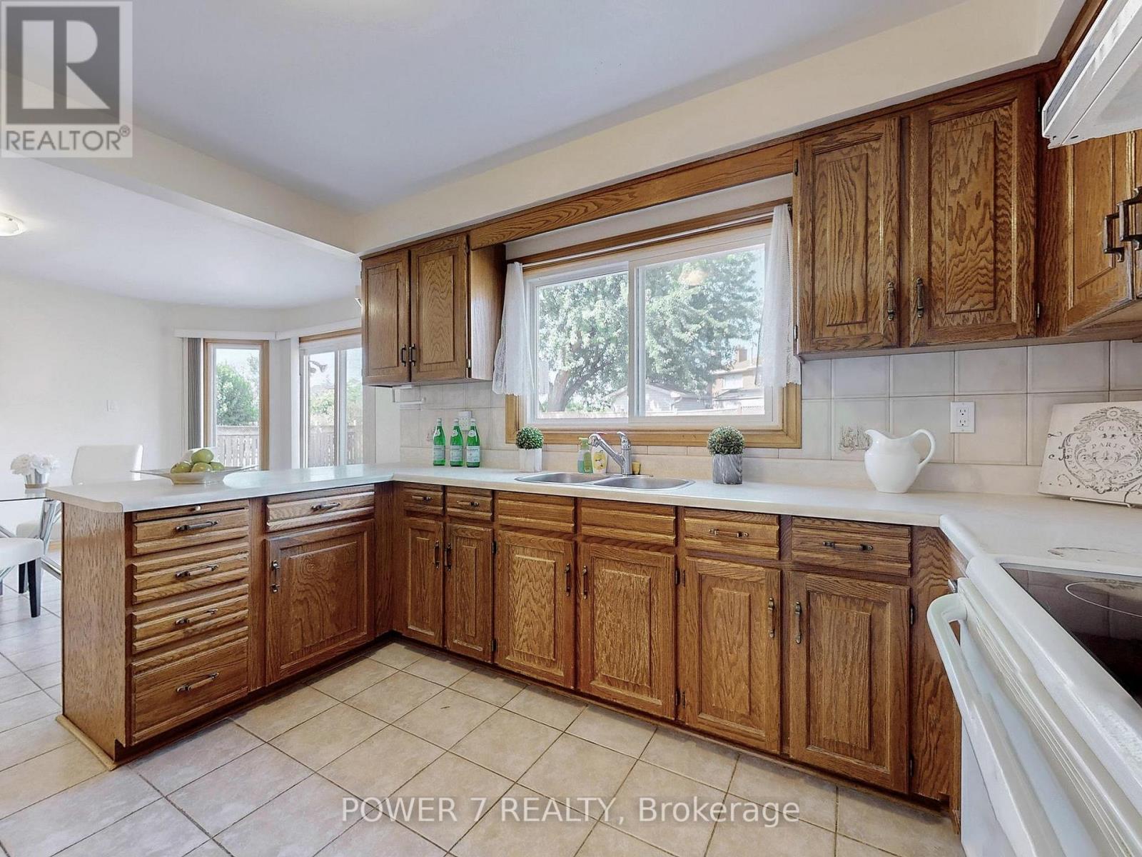 54 Hewlett Crescent, Markham, Ontario L3P 7J7 - Photo 12 - N12537702