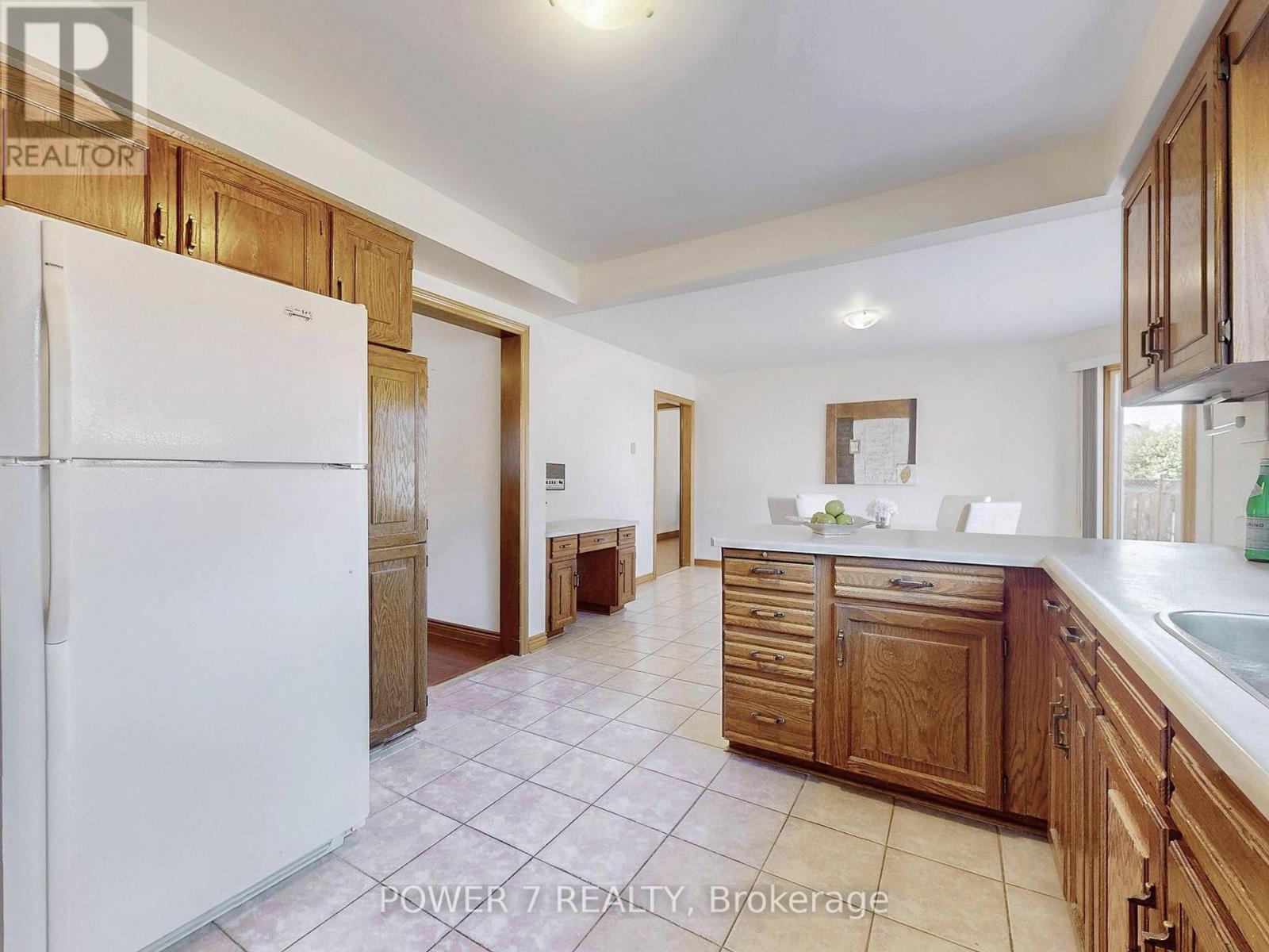 54 Hewlett Crescent, Markham, Ontario L3P 7J7 - Photo 13 - N12537702