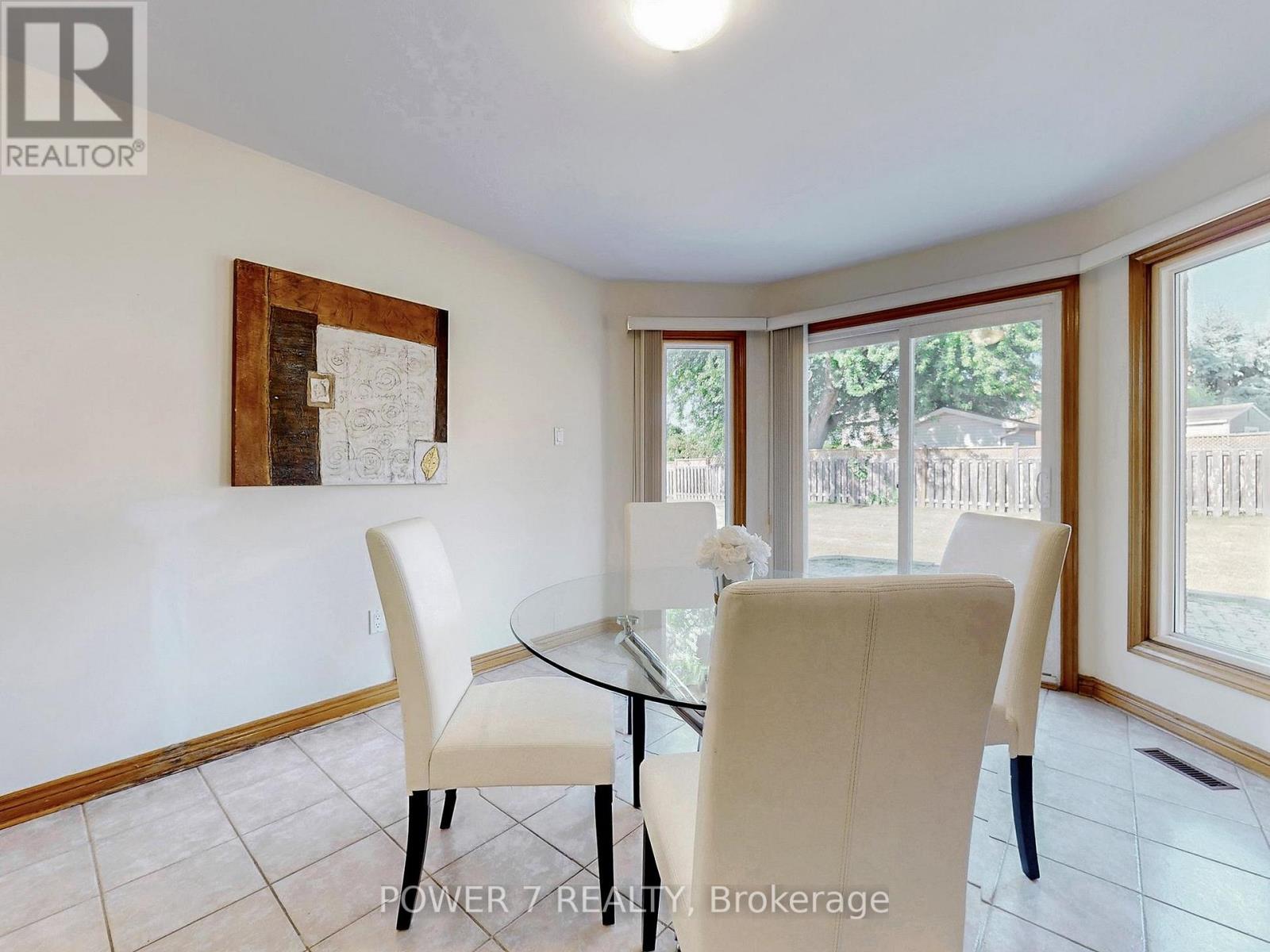 54 Hewlett Crescent, Markham, Ontario L3P 7J7 - Photo 14 - N12537702