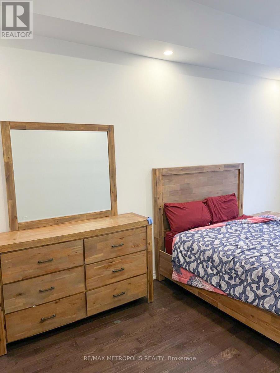 565 Barons Street, Vaughan, Ontario  L4H 5C3 - Photo 10 - N12537726