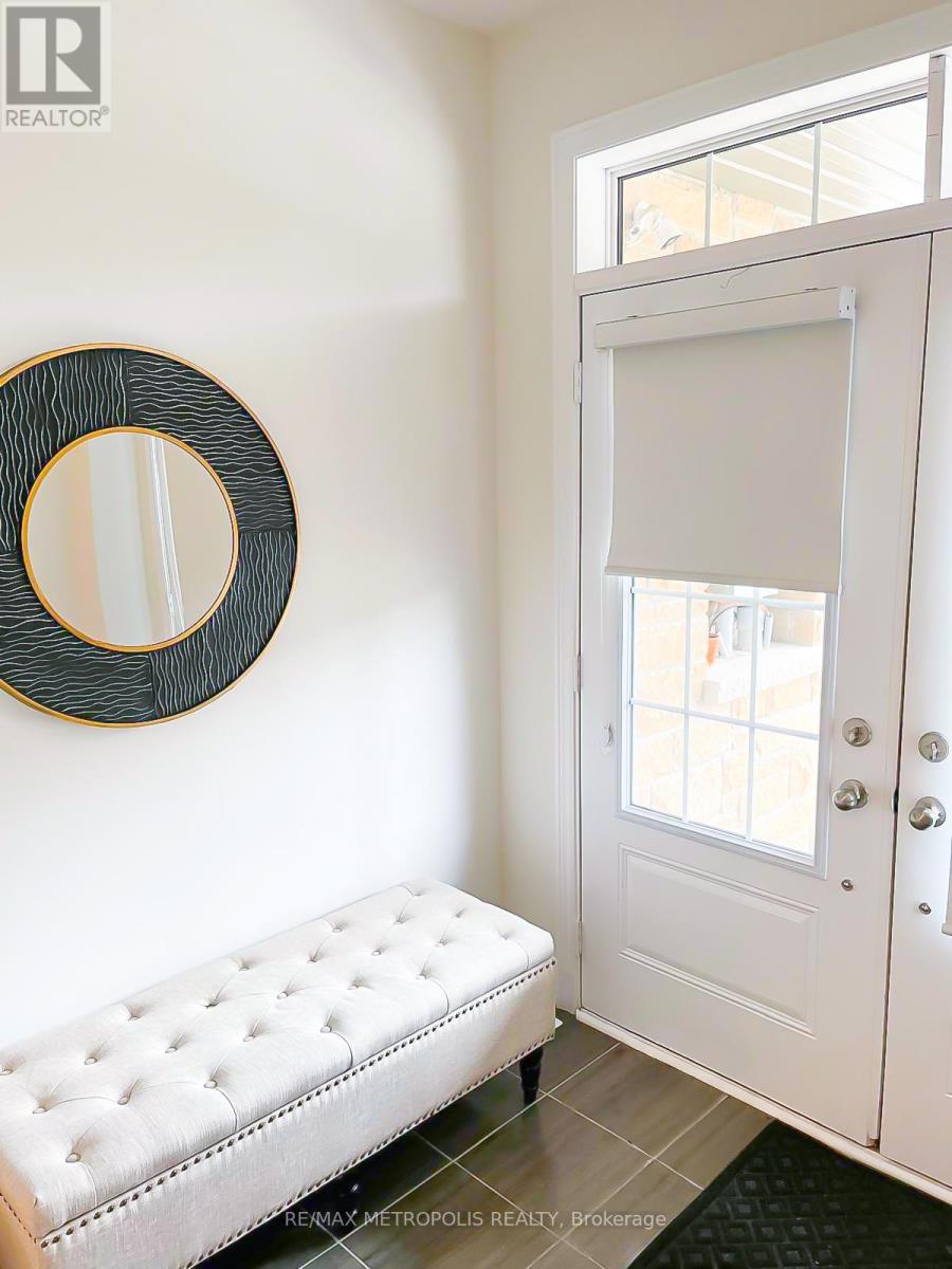 565 Barons Street, Vaughan, Ontario  L4H 5C3 - Photo 3 - N12537726