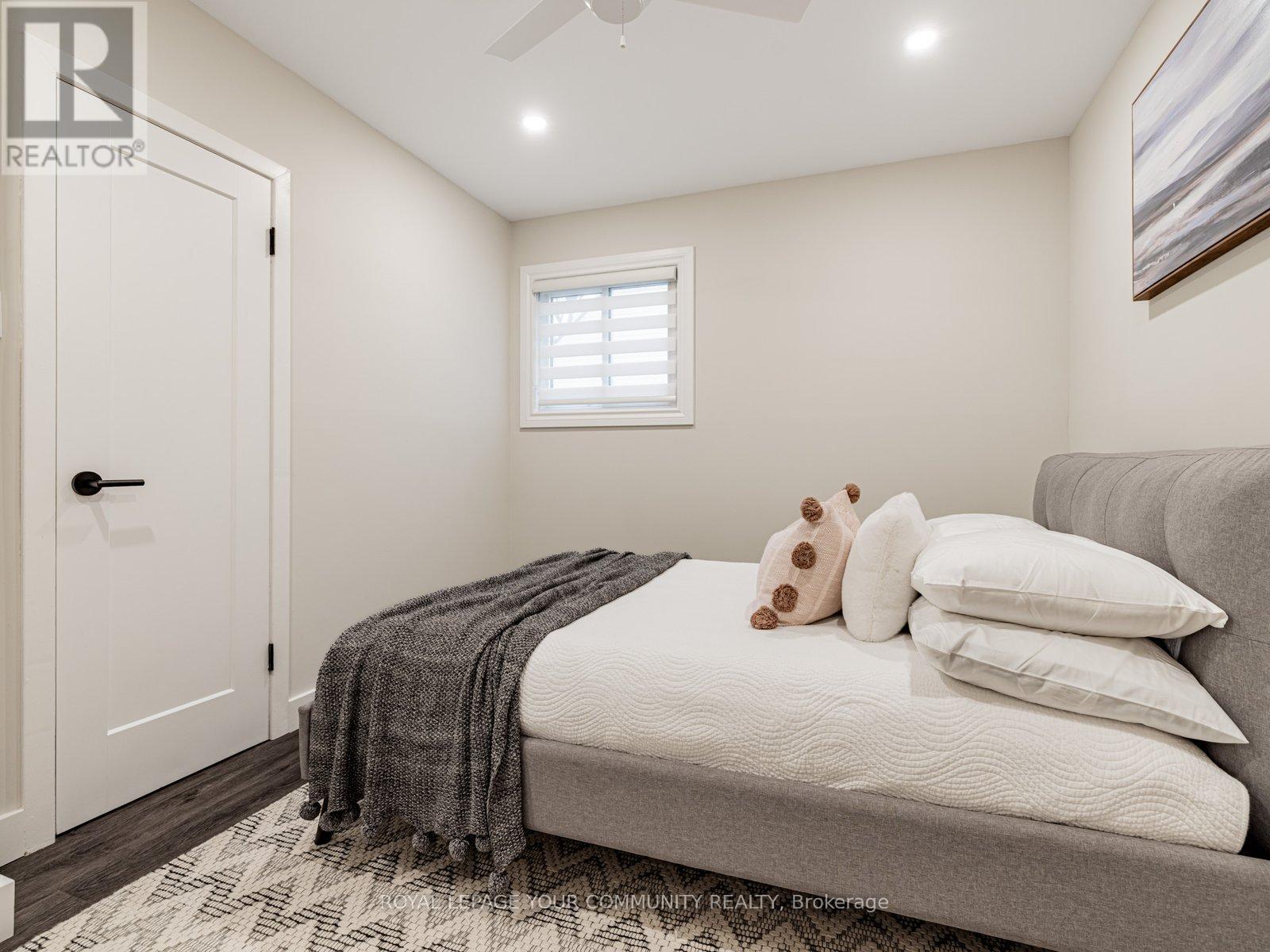 6 Newton Street, Barrie, Ontario L4M 3N3 - Photo 13 - S12532080