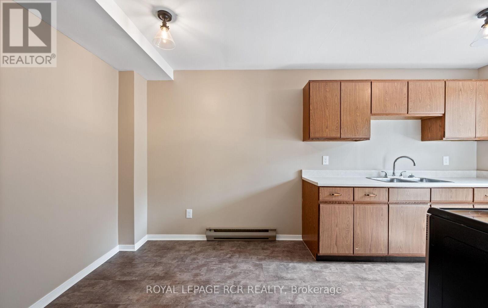 12 - 4 Cedar Drive, Orangeville, Ontario L9W 2X6 - Photo 14 - W12267737