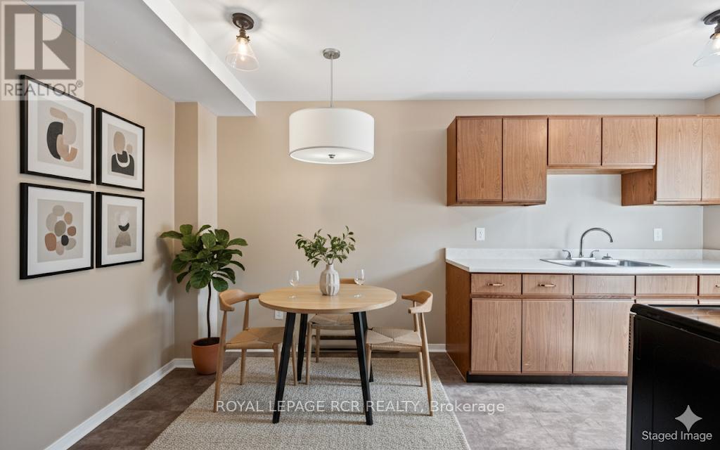 12 - 4 Cedar Drive, Orangeville, Ontario L9W 2X6 - Photo 13 - W12267737