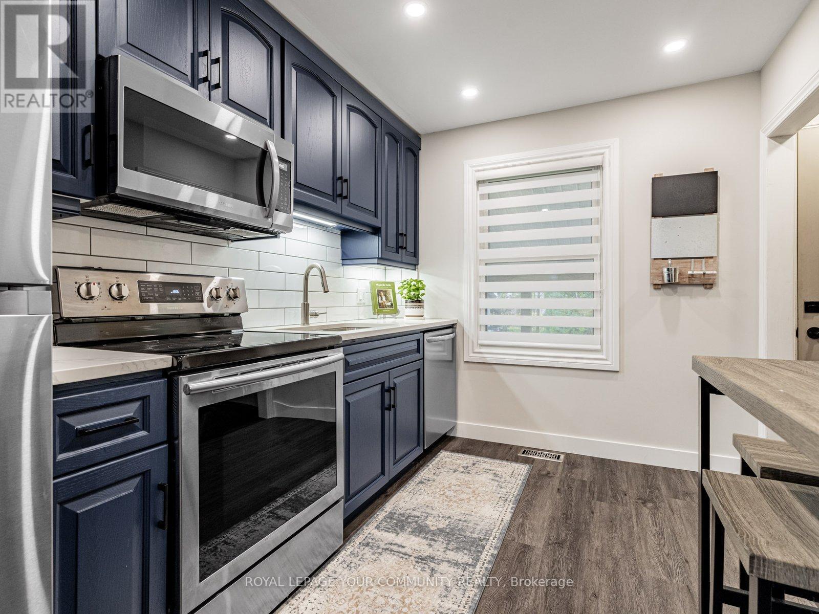 6 Newton Street, Barrie, Ontario L4M 3N3 - Photo 8 - S12532080