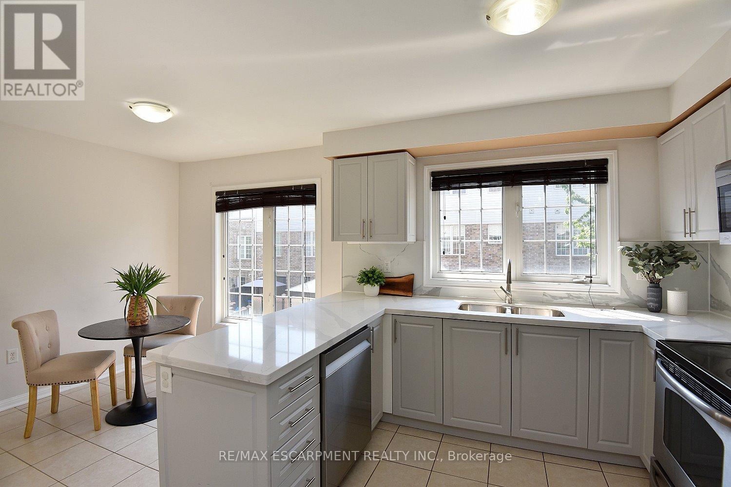 45 OHARA LANE, Hamilton, Ontario