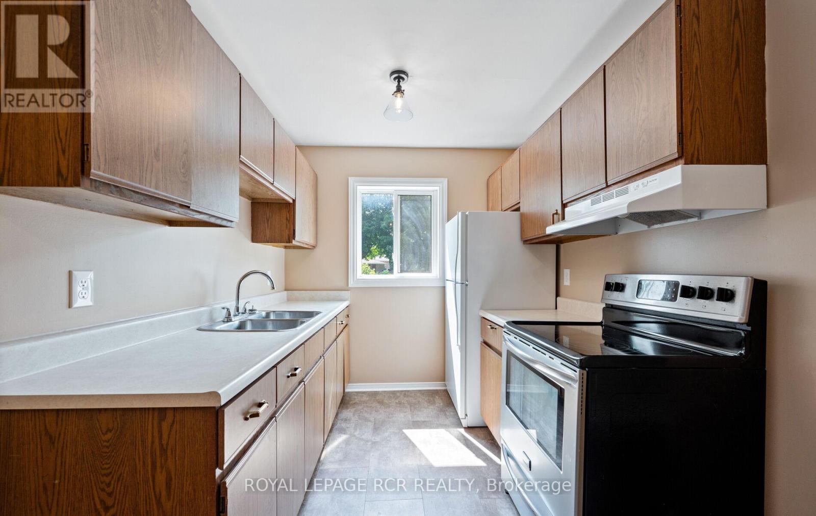 12 - 4 Cedar Drive, Orangeville, Ontario L9W 2X6 - Photo 17 - W12267737