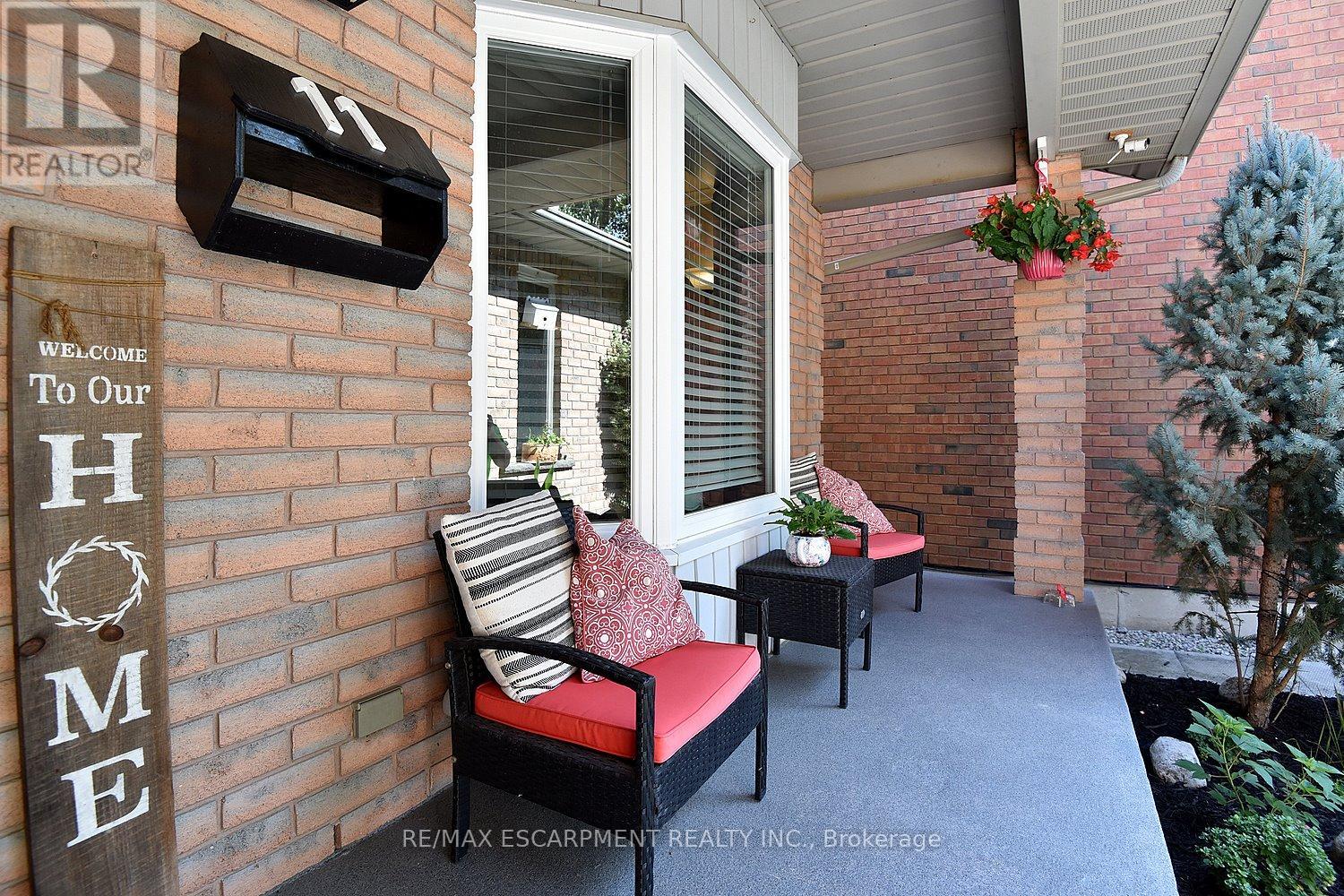 11 Jacqueline Boulevard, Hamilton, Ontario  L9B 2R1 - Photo 7 - X12448641
