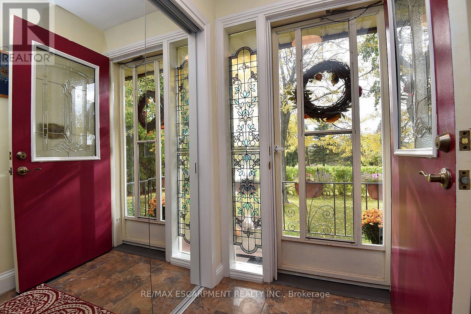 564 Evans Road, Hamilton, Ontario  L8B 0G7 - Photo 7 - X12503528