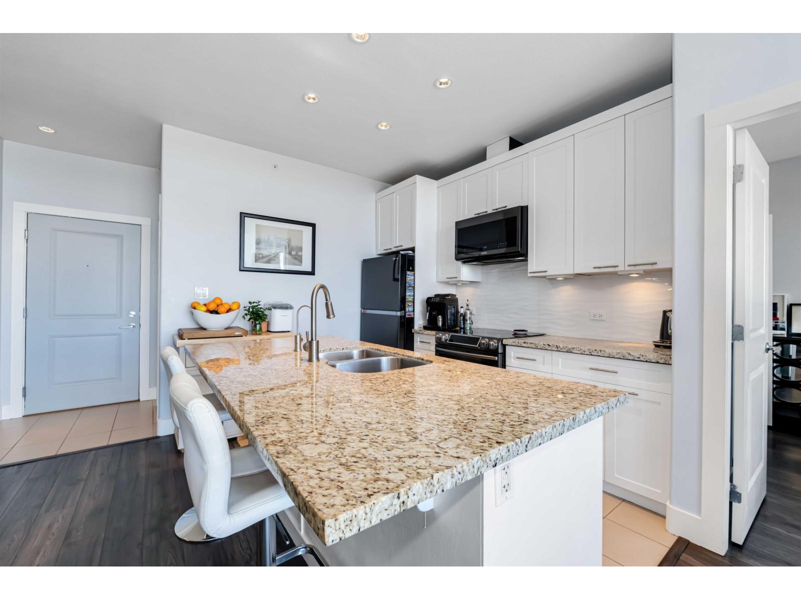 421 2970 King George Boulevard, Surrey, British Columbia  V4P 0E6 - Photo 5 - R3066349