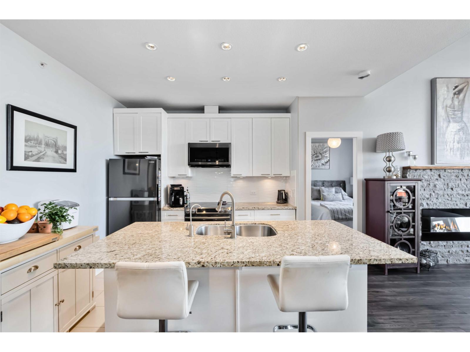 421 2970 King George Boulevard, Surrey, British Columbia  V4P 0E6 - Photo 8 - R3066349