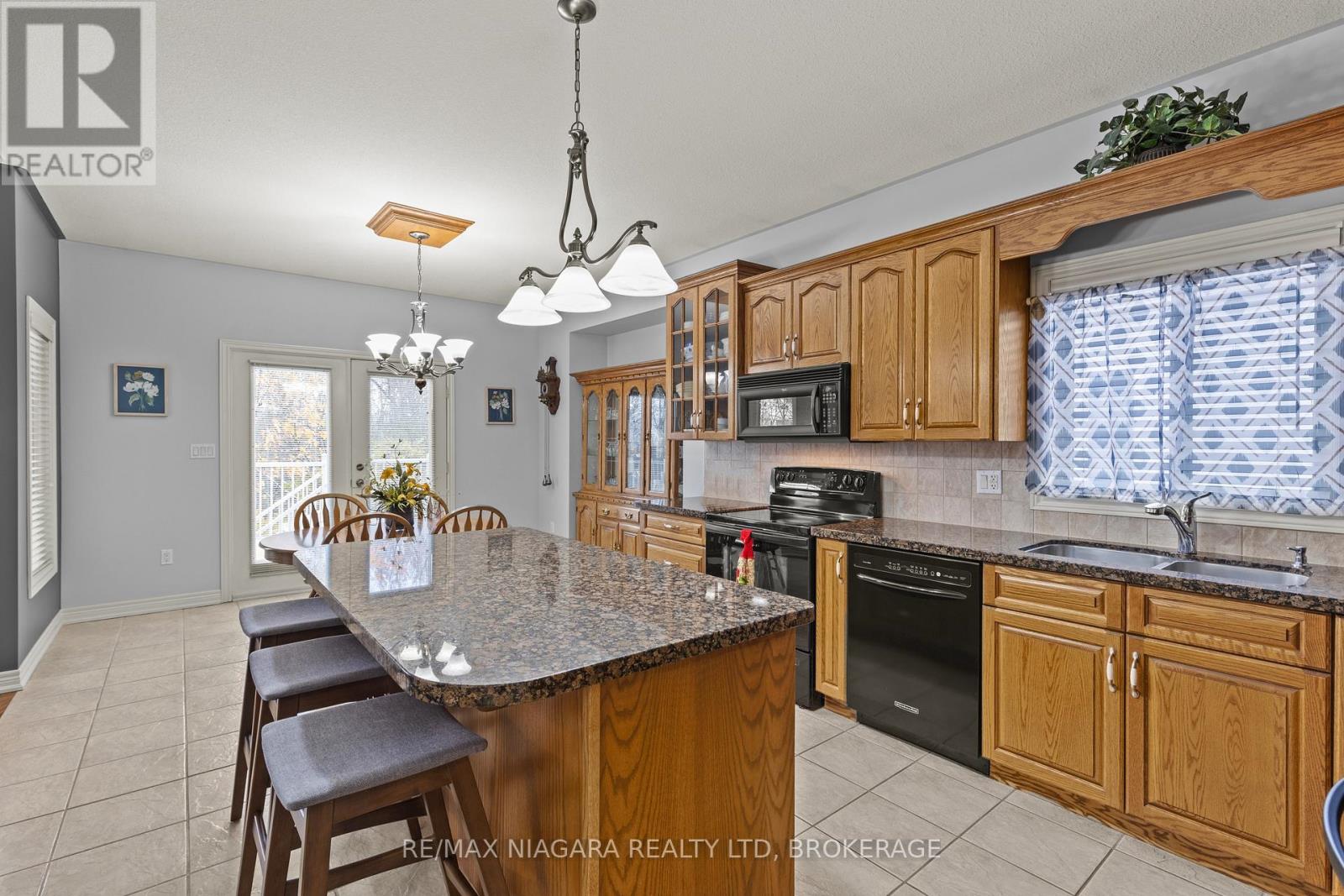 194 Hillsdale Road, Welland, Ontario  L3C 7M4 - Photo 14 - X12458081