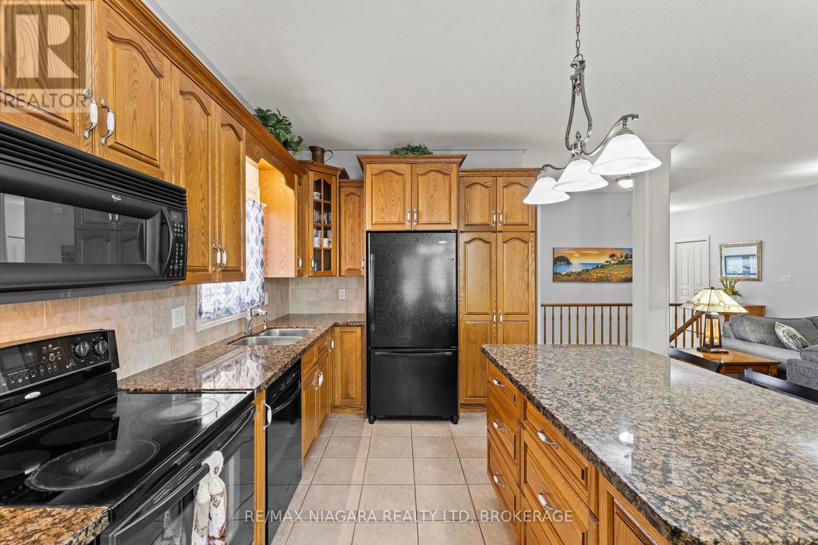 194 Hillsdale Road, Welland, Ontario  L3C 7M4 - Photo 16 - X12458081