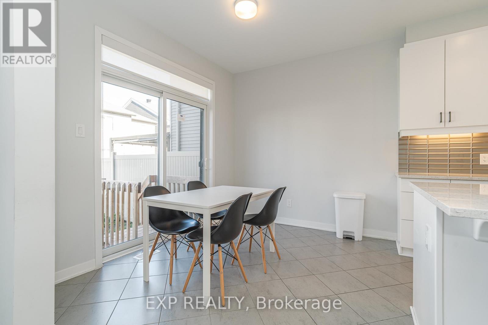 770 Derreen Avenue, Ottawa, Ontario  K2S 2Z1 - Photo 10 - X12537856