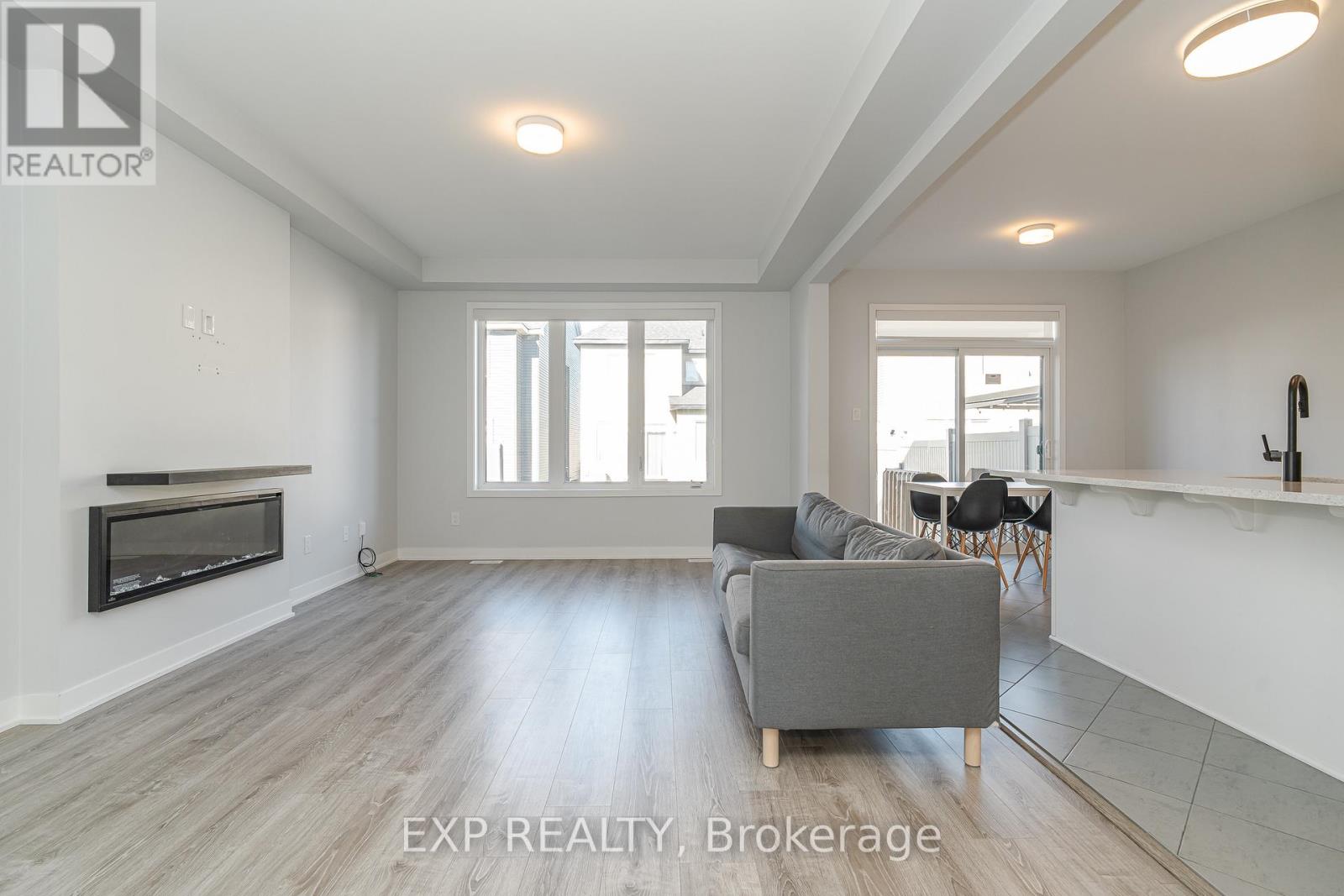 770 Derreen Avenue, Ottawa, Ontario  K2S 2Z1 - Photo 11 - X12537856