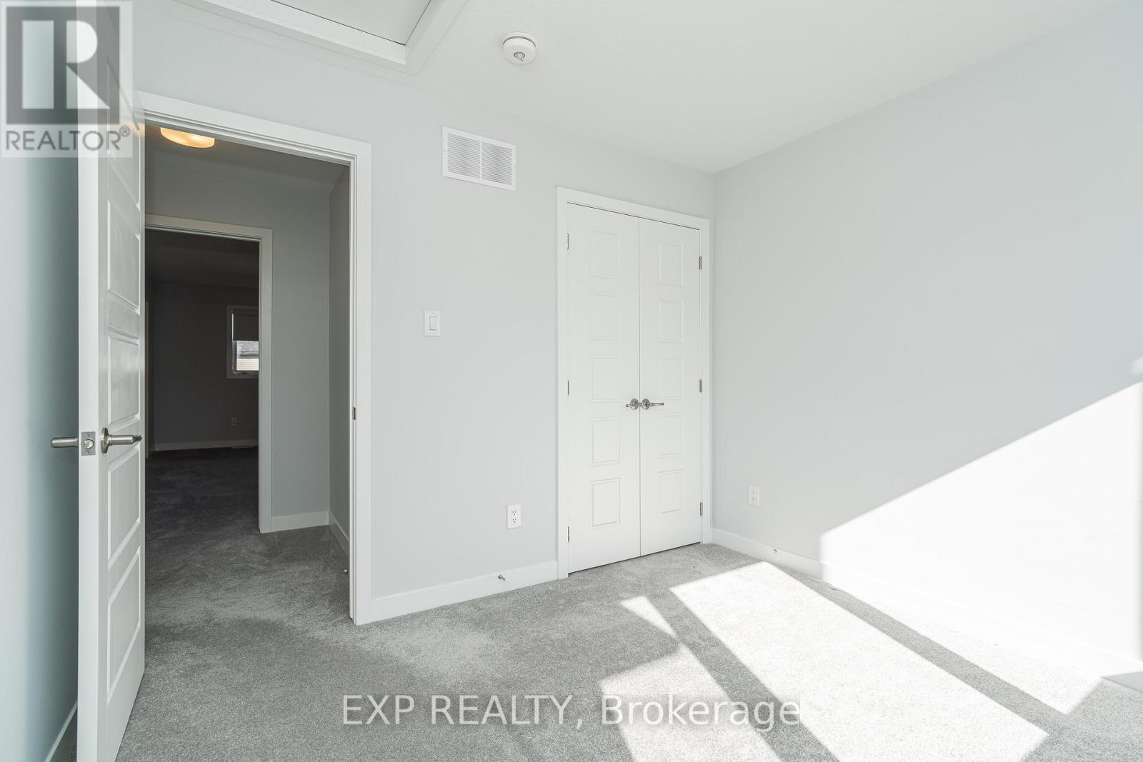 770 Derreen Avenue, Ottawa, Ontario  K2S 2Z1 - Photo 22 - X12537856