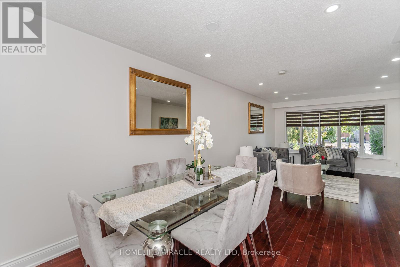 764 Eaglemount Crescent, Mississauga, Ontario  L5C 1N9 - Photo 16 - W12537472