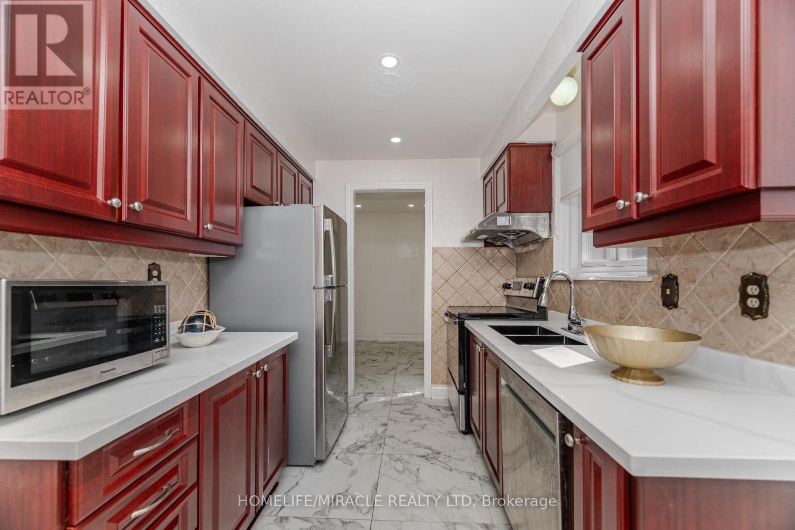 764 Eaglemount Crescent, Mississauga, Ontario  L5C 1N9 - Photo 19 - W12537472