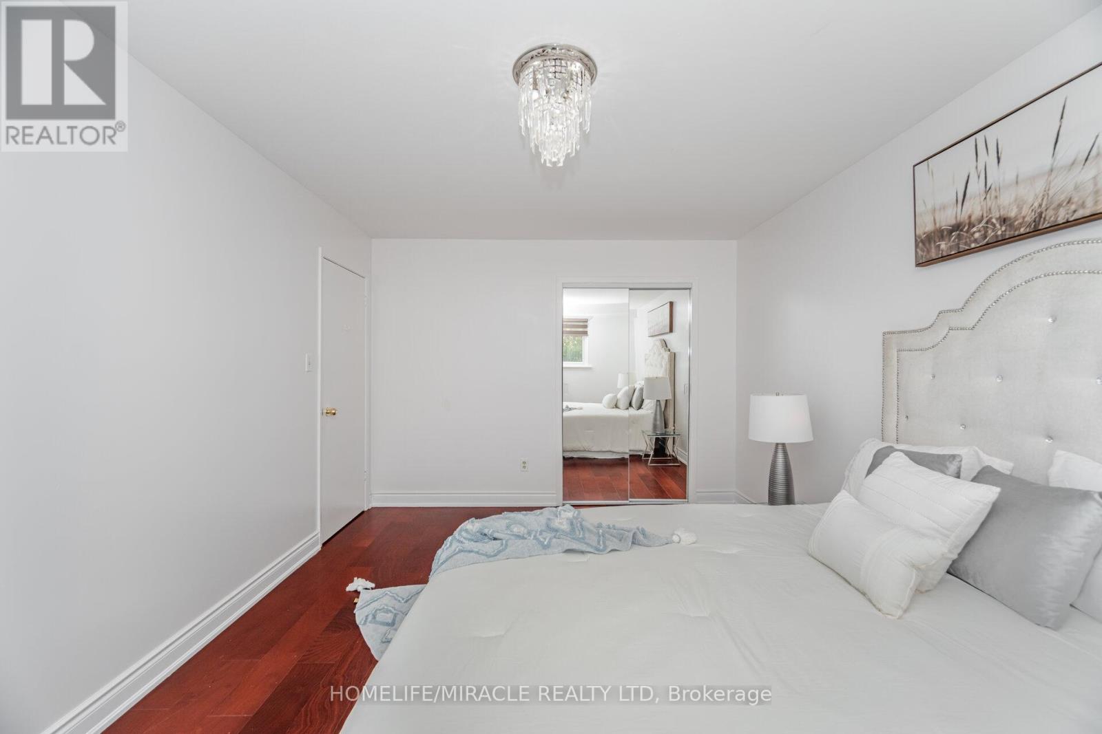 764 Eaglemount Crescent, Mississauga, Ontario  L5C 1N9 - Photo 26 - W12537472