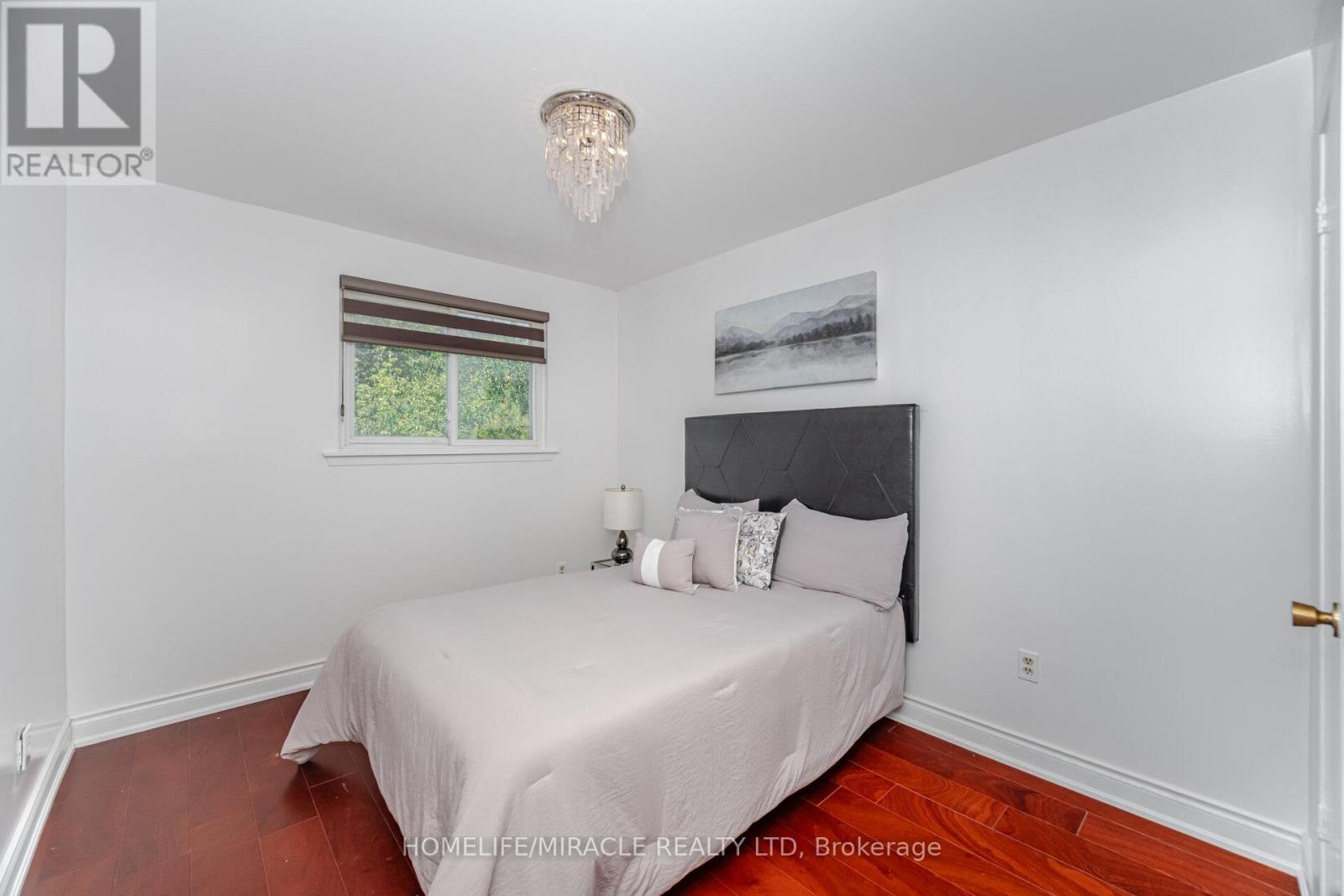 764 Eaglemount Crescent, Mississauga, Ontario  L5C 1N9 - Photo 27 - W12537472