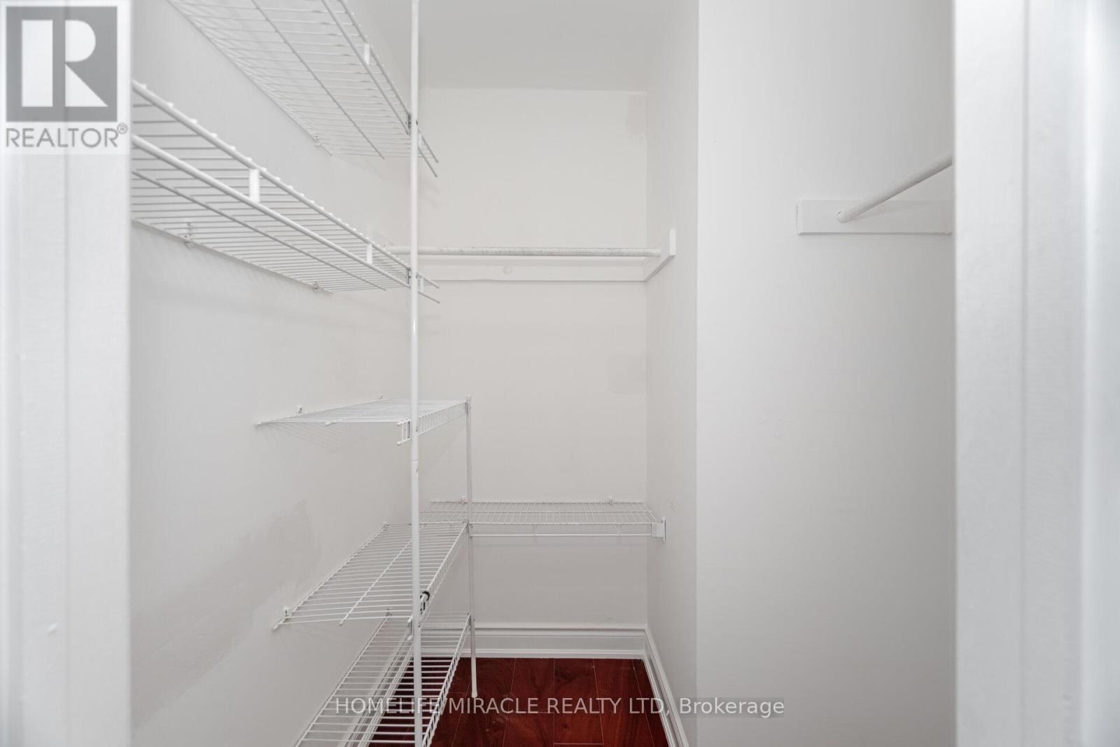 764 Eaglemount Crescent, Mississauga, Ontario  L5C 1N9 - Photo 29 - W12537472