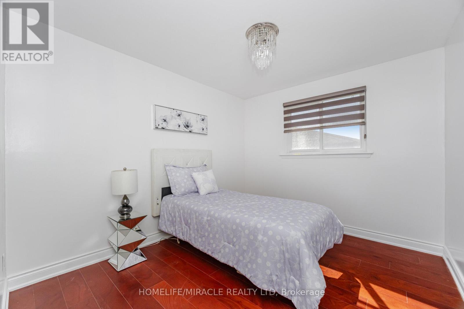 764 Eaglemount Crescent, Mississauga, Ontario  L5C 1N9 - Photo 32 - W12537472