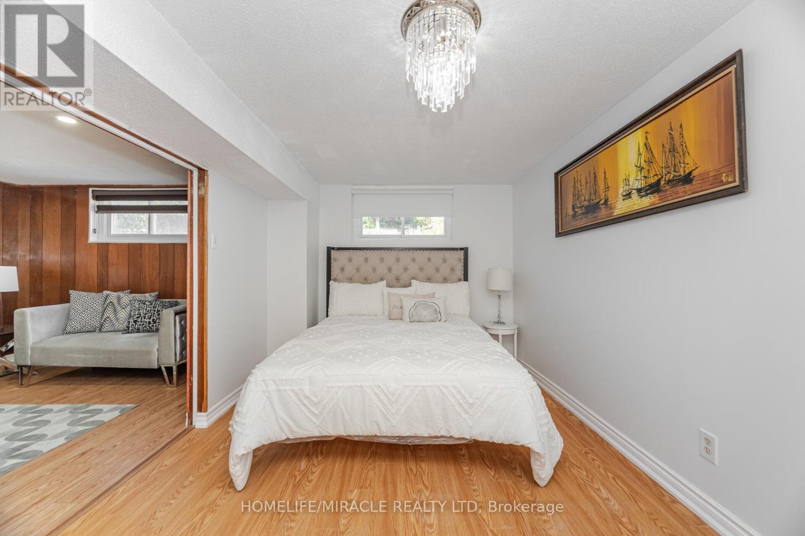 764 Eaglemount Crescent, Mississauga, Ontario  L5C 1N9 - Photo 39 - W12537472