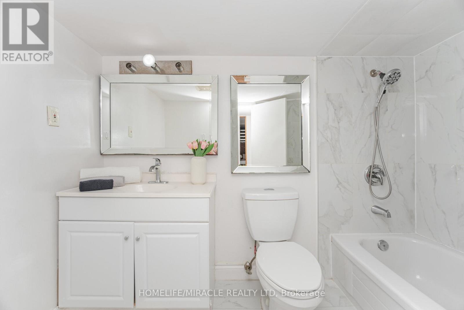 764 Eaglemount Crescent, Mississauga, Ontario  L5C 1N9 - Photo 41 - W12537472