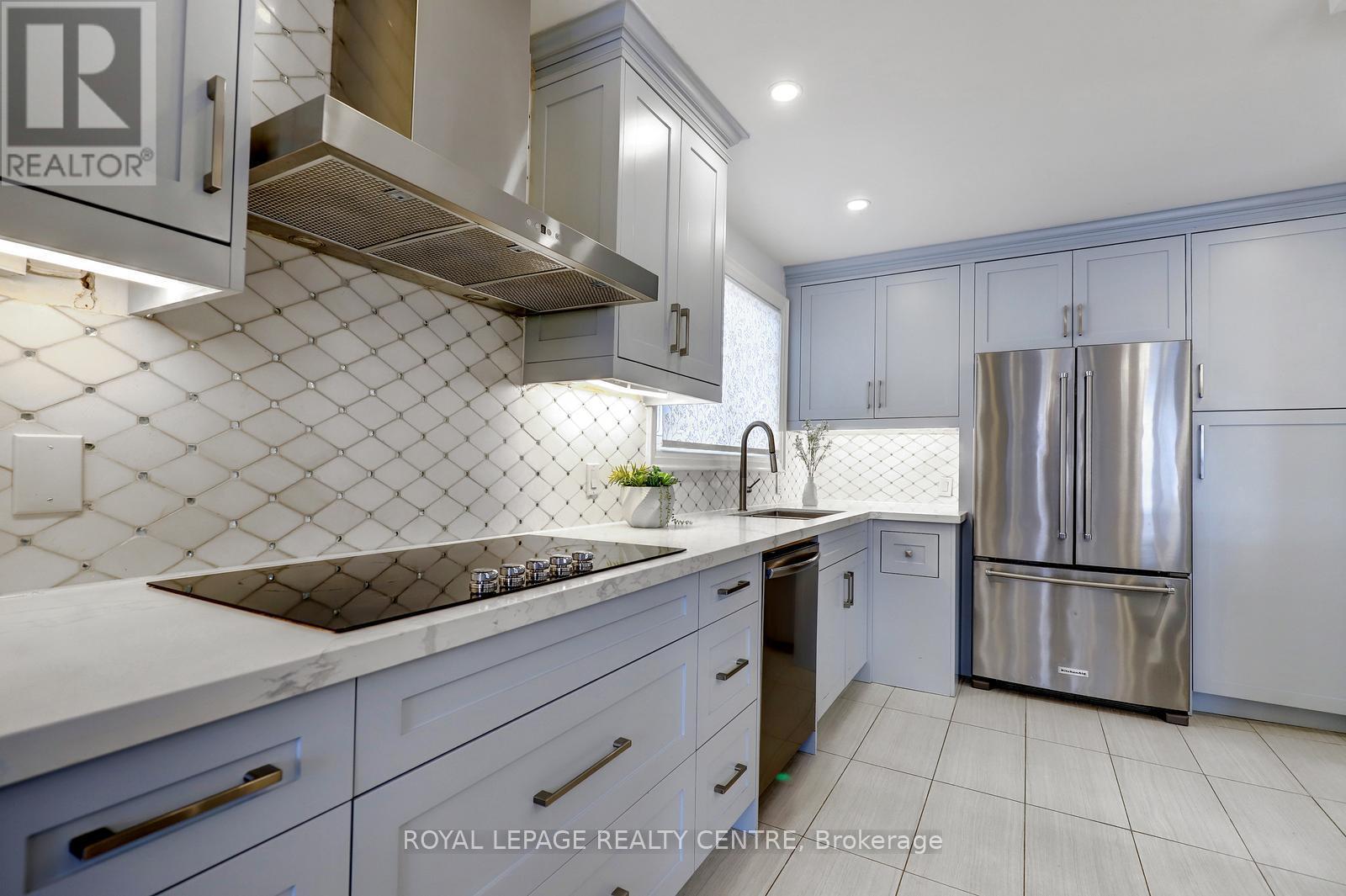 1416 Monaghan Circle, Mississauga, Ontario  L5C 1R8 - Photo 14 - W12537484