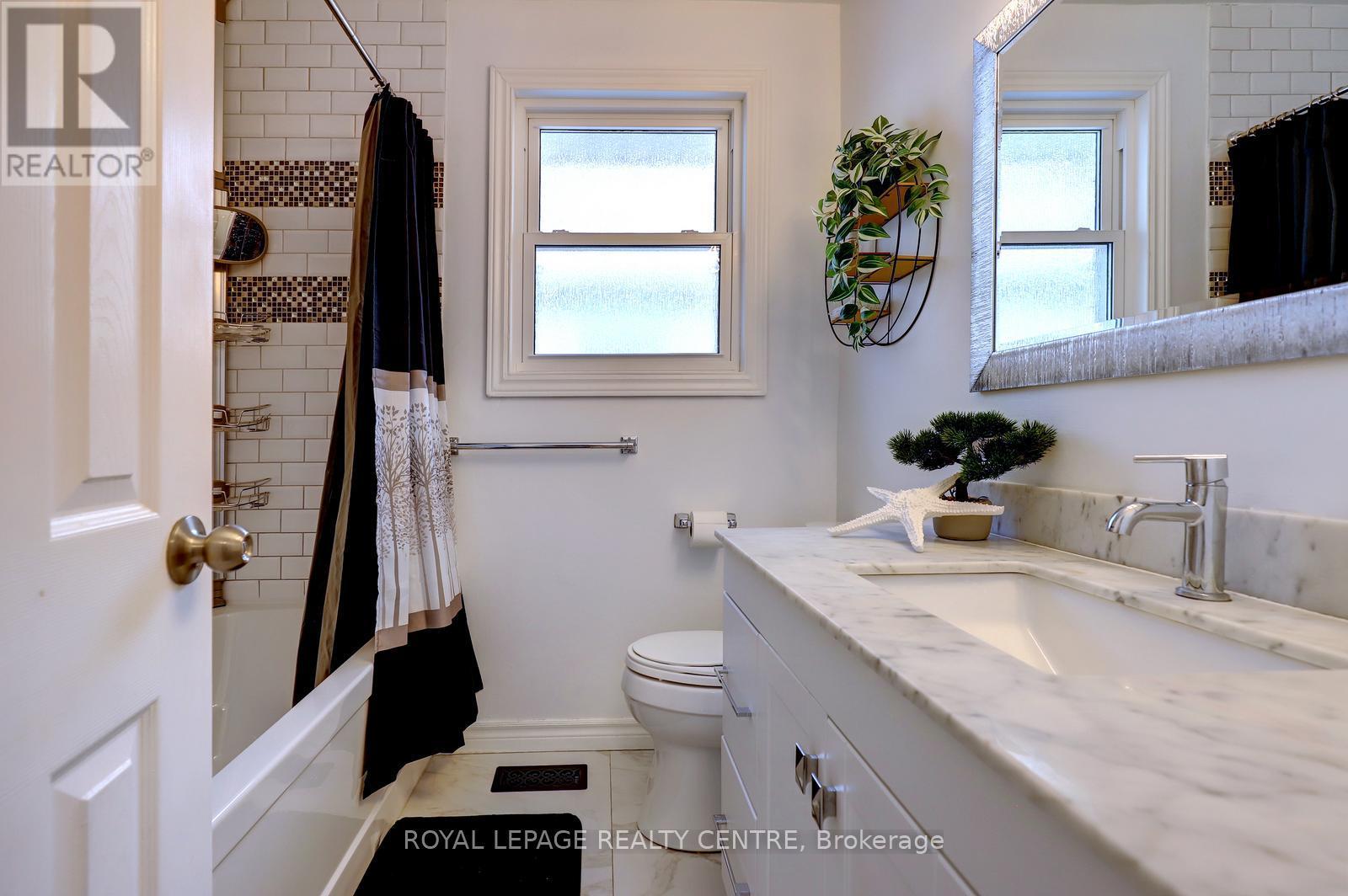 1416 Monaghan Circle, Mississauga, Ontario  L5C 1R8 - Photo 23 - W12537484