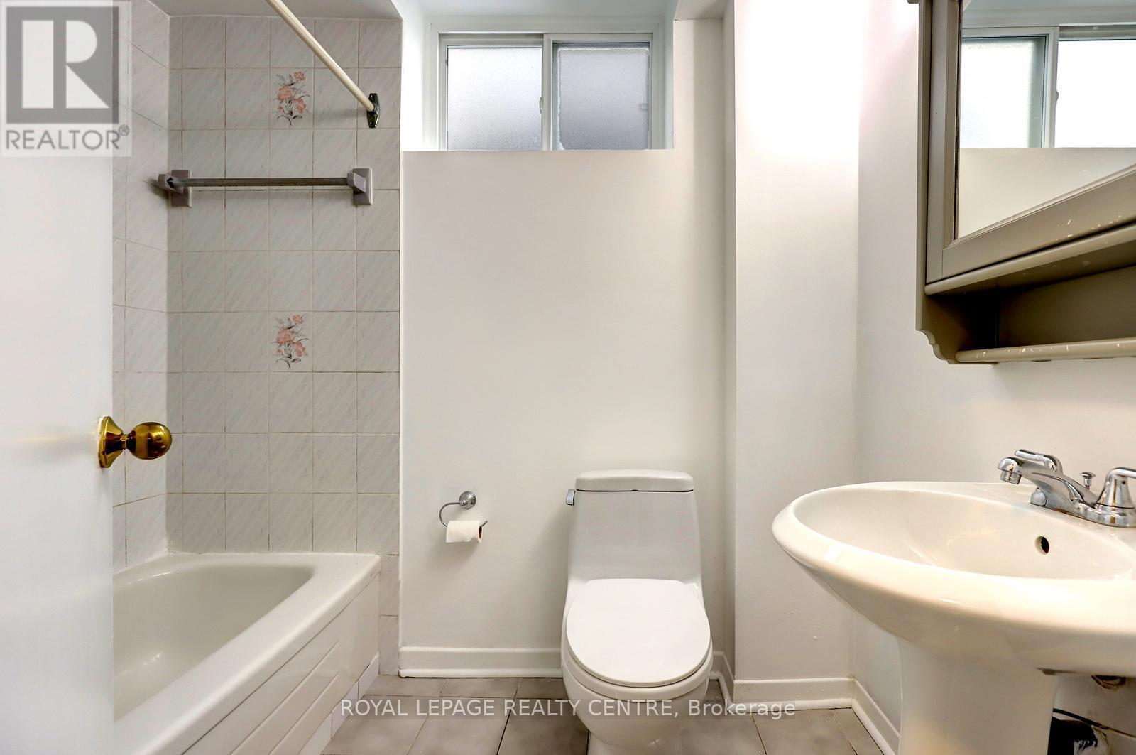 1416 Monaghan Circle, Mississauga, Ontario  L5C 1R8 - Photo 33 - W12537484