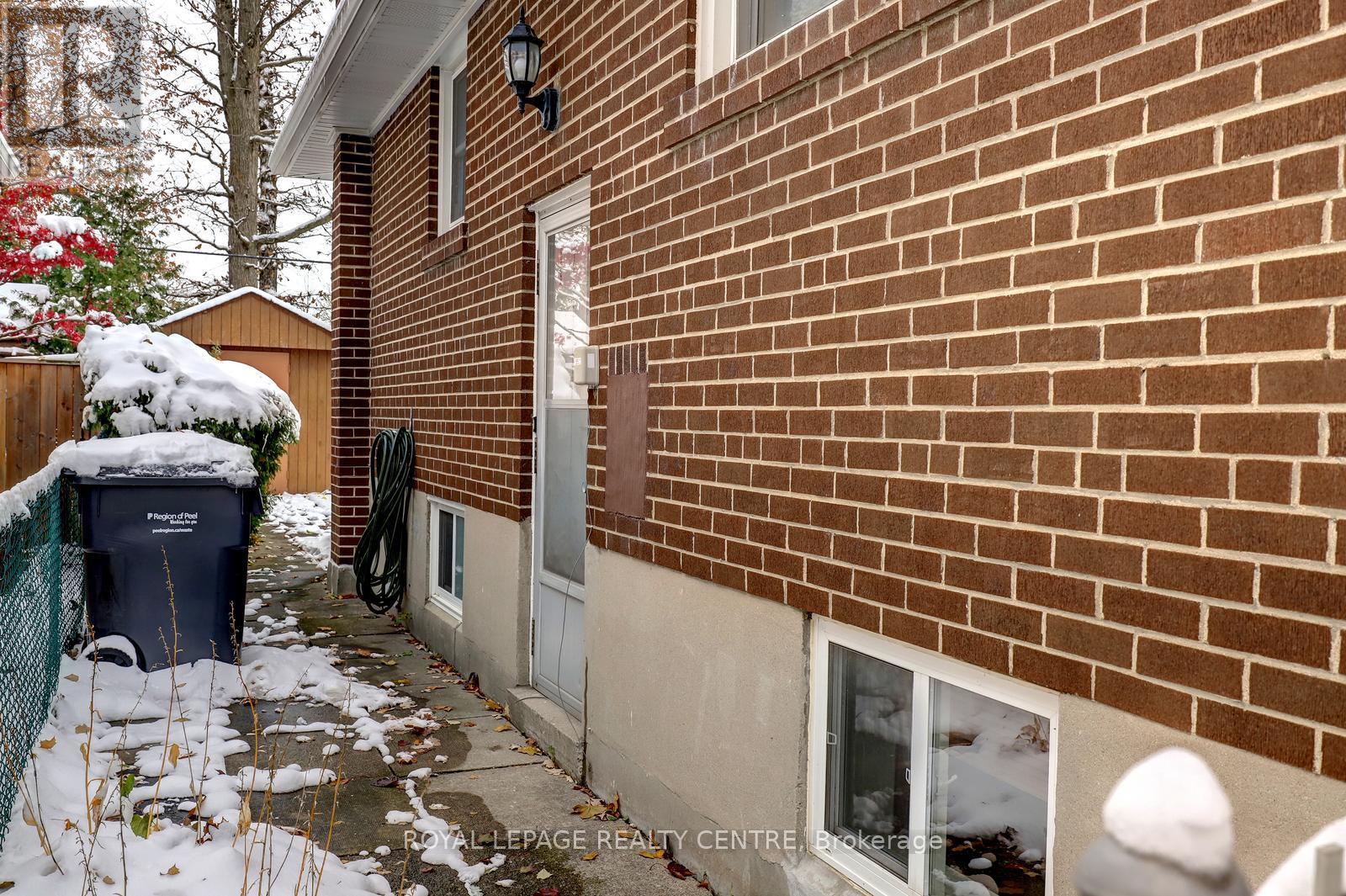 1416 Monaghan Circle, Mississauga, Ontario  L5C 1R8 - Photo 43 - W12537484