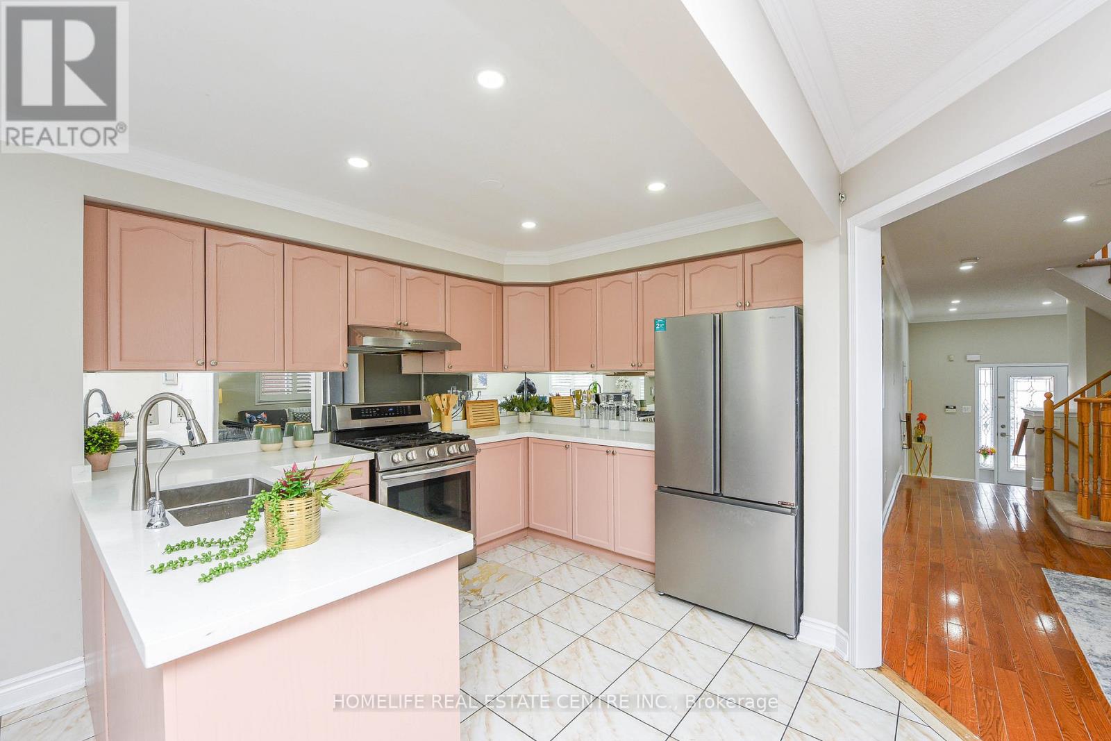 60 Ferncastle Crescent, Brampton, Ontario  L7A 3P3 - Photo 12 - W12537486