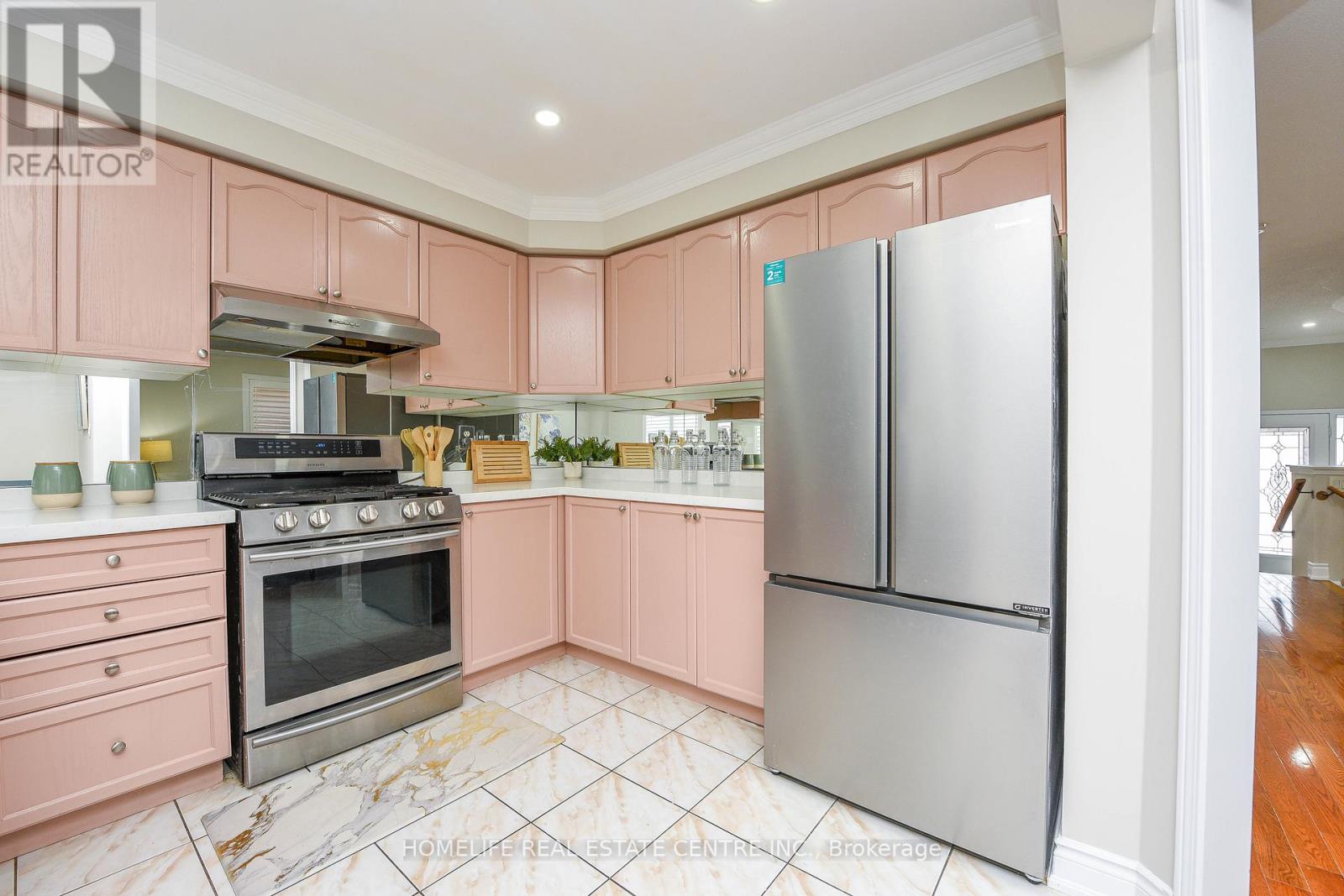 60 Ferncastle Crescent, Brampton, Ontario  L7A 3P3 - Photo 13 - W12537486