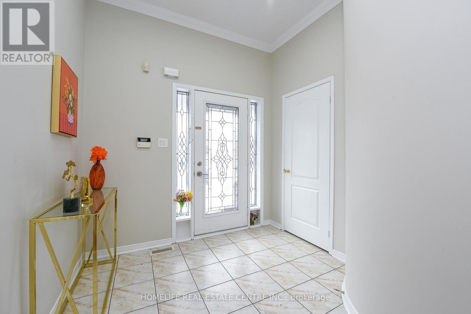 60 Ferncastle Crescent, Brampton, Ontario  L7A 3P3 - Photo 4 - W12537486