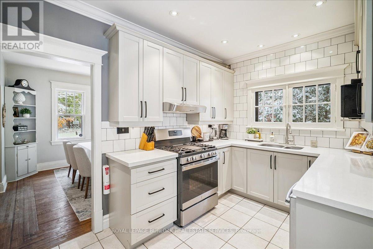 263 Hart Avenue, Burlington, Ontario  L7N 1P3 - Photo 14 - W12537490