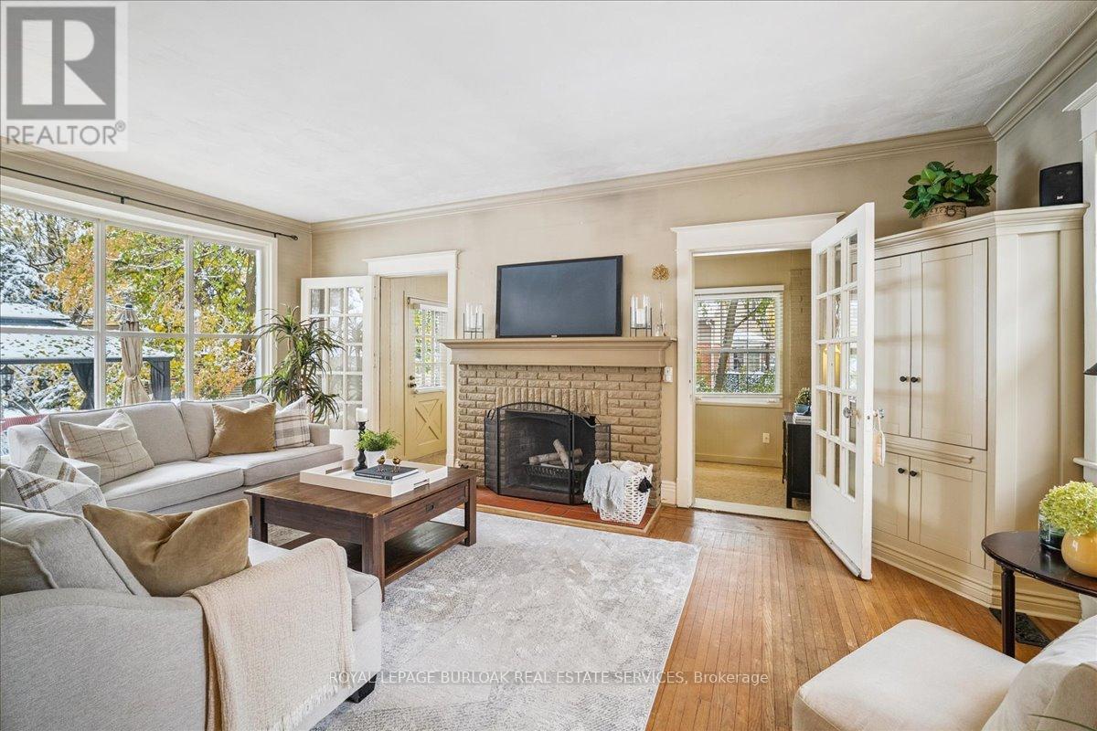 263 Hart Avenue, Burlington, Ontario  L7N 1P3 - Photo 6 - W12537490