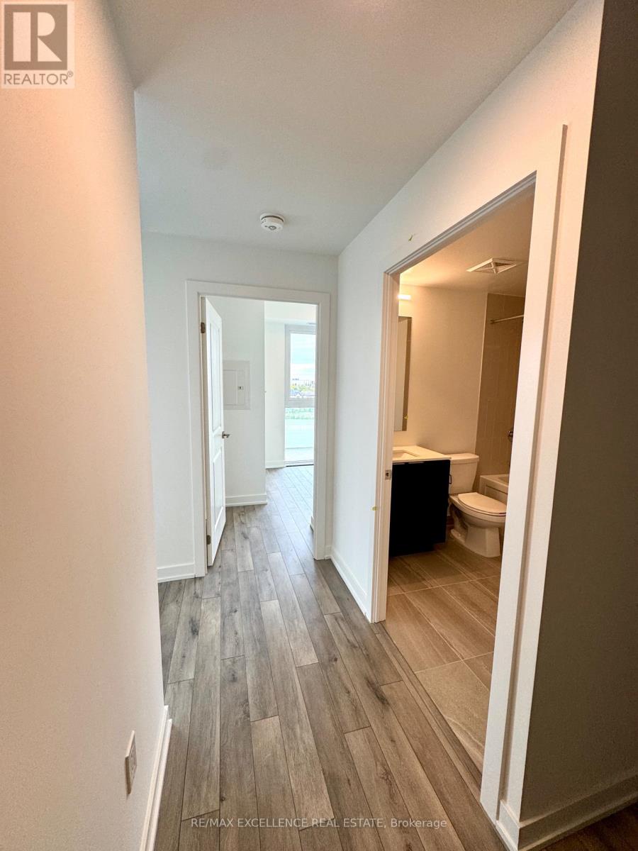 419 - 15 Skyridge Drive, Brampton, Ontario  L6P 4S3 - Photo 4 - W12537508