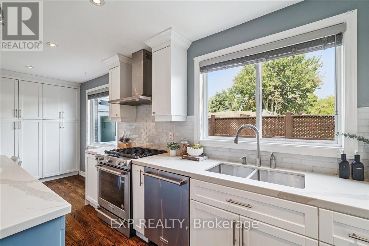 1923 Steepbank Crescent, Mississauga, Ontario  L4X 1T9 - Photo 12 - W12537540